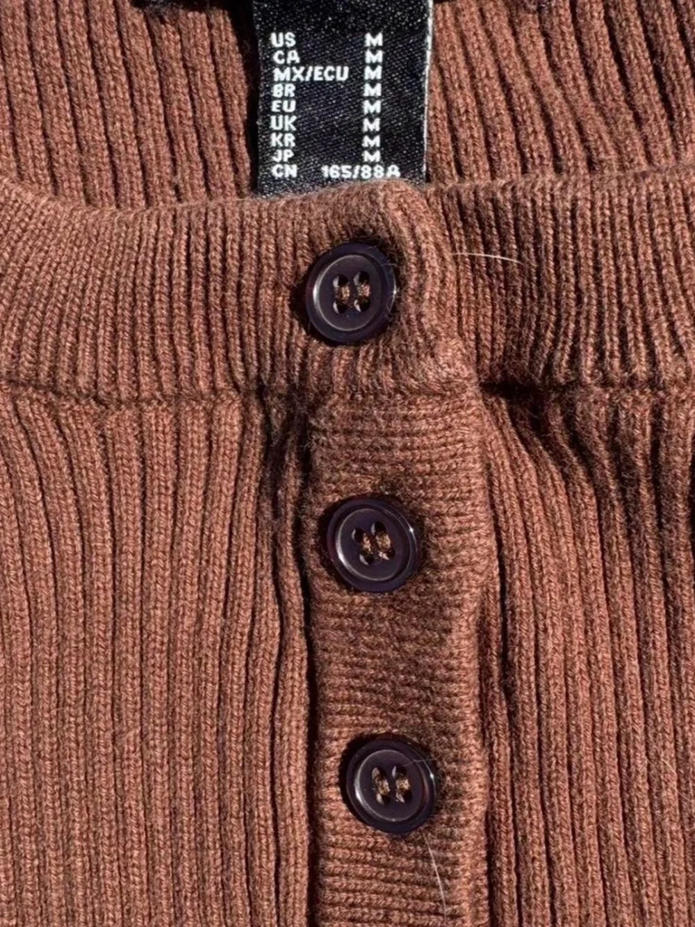 Forever 21 women’s brown ribbed long sleeve Henley top in a M - Picture 3 of 5